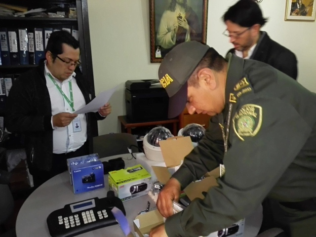 INSUMOS POLICÍA